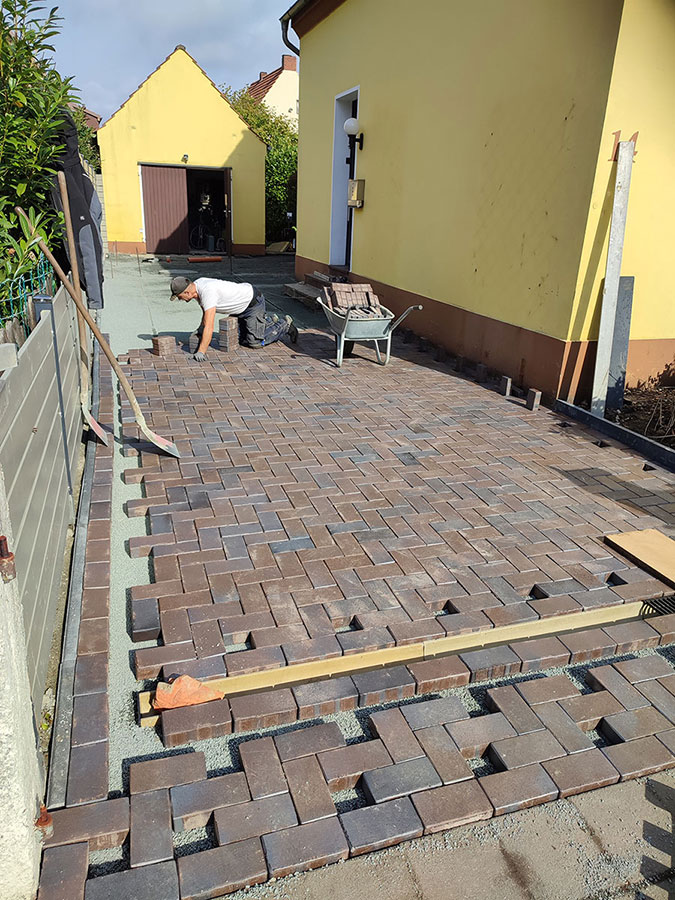 Neue Hofeinfahrt mit Betonpflaster in Weyhe Kirchweyhe