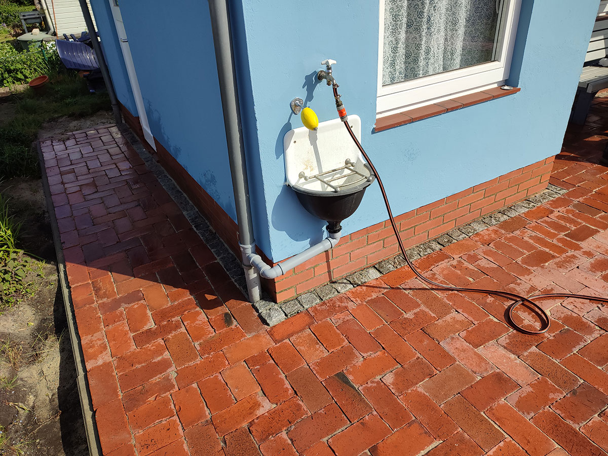 Pflasterarbeiten an Parzellenhaus Bremen