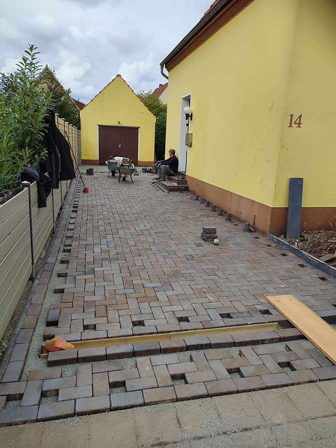 Naturstein-Terrasse mit sauberem Fugenbild in Weyhe Leeste
